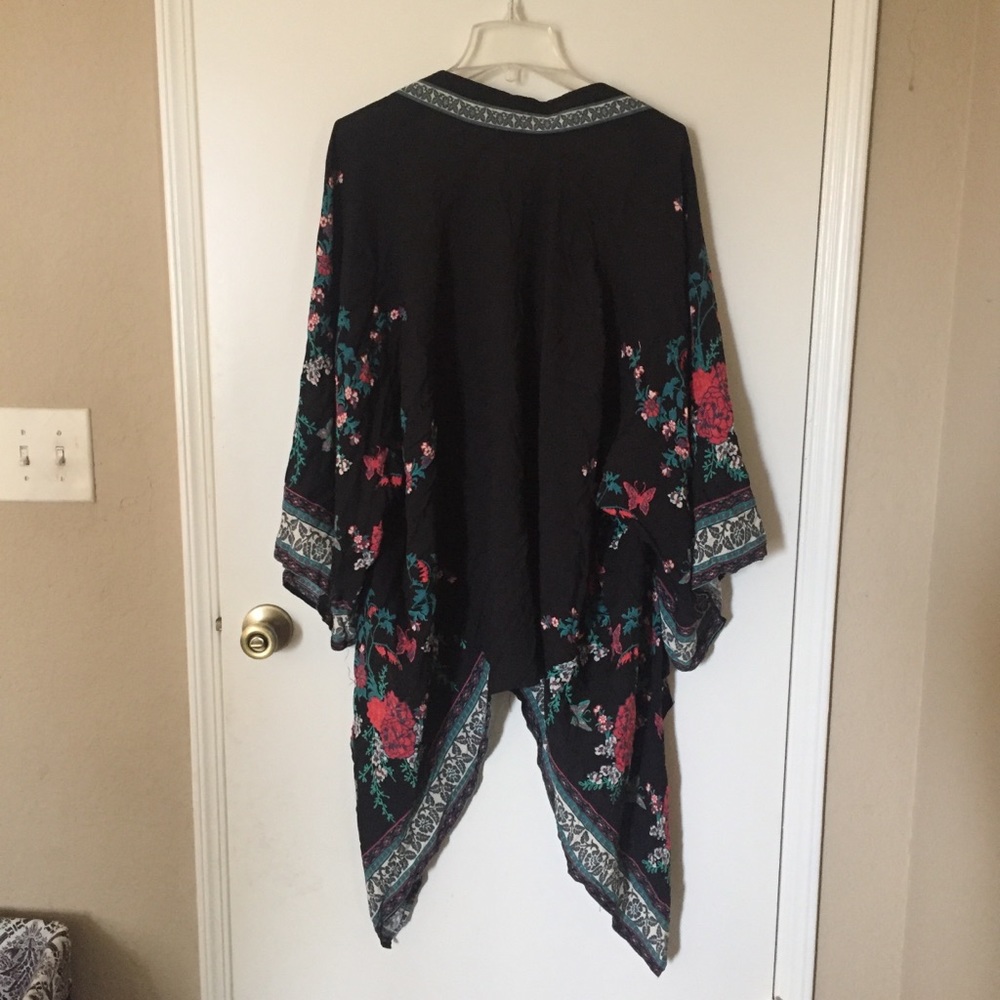Black floral kimono